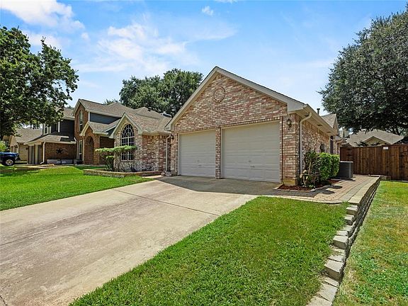 3rd image of 2613 Maywood Ct