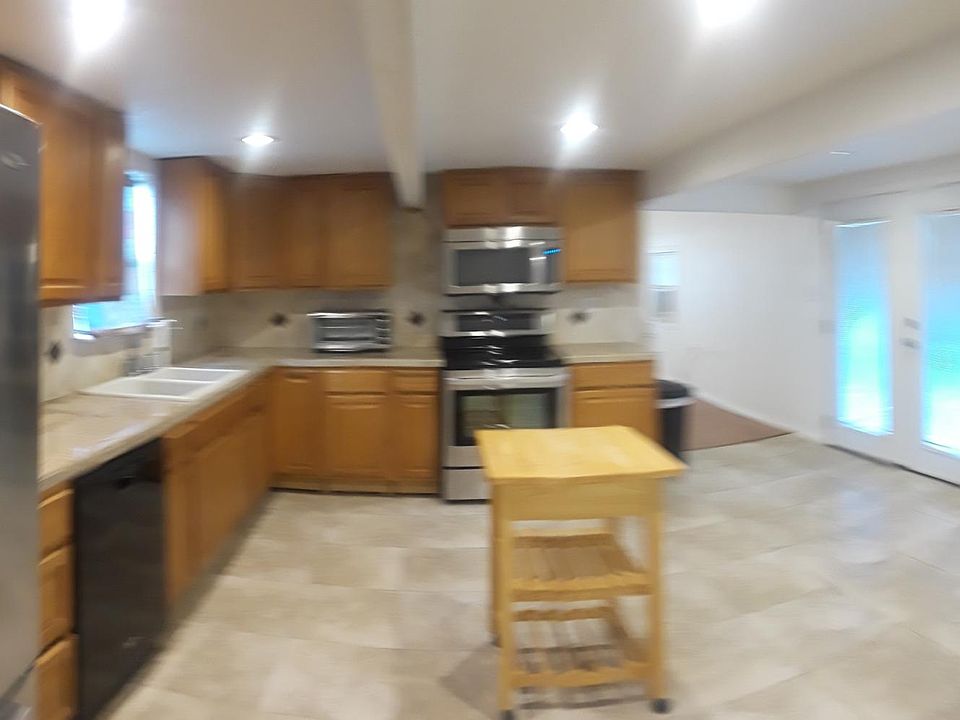 1st image of 10800 Sunny Ln