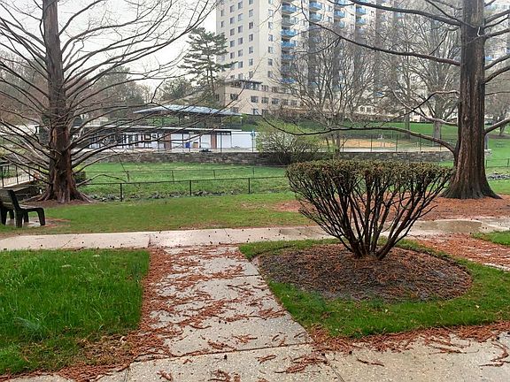 5th image of 10200 Rockville Pike