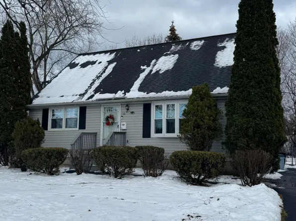 18 Carroll Place, Troy, NY 12180