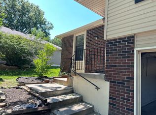 1115 E Johnston St, Olathe, KS 66061