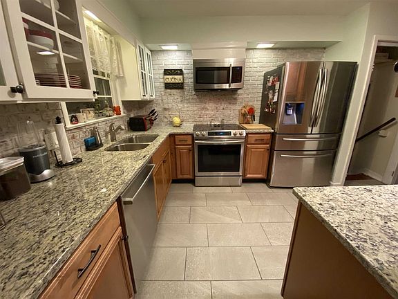 4th image of 8 Morris Dr