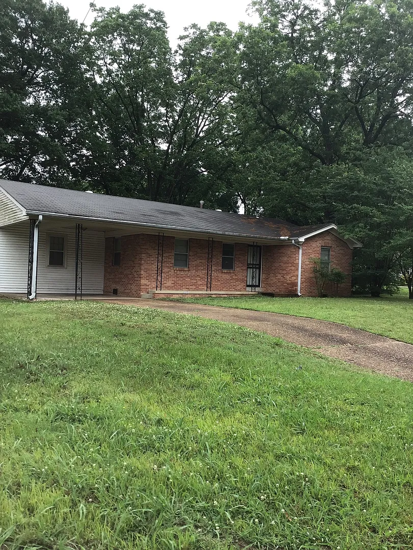 1124 Hatchie Street, Brownsville, TN — Photo 1