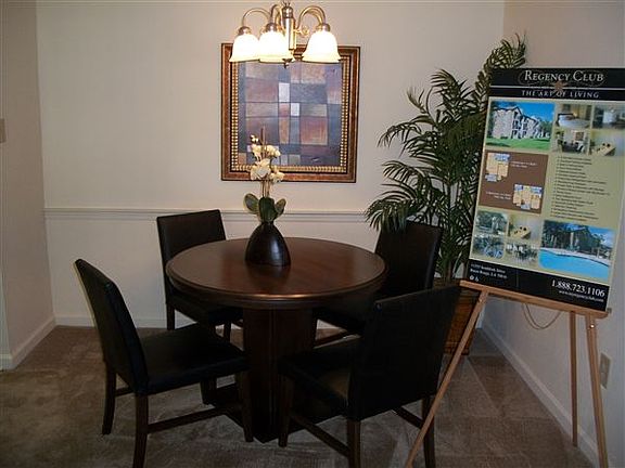 2x2L Dining