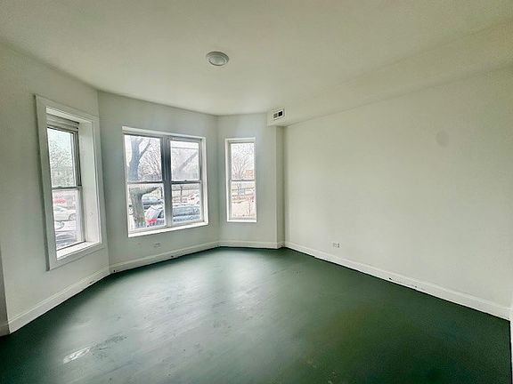 3rd image of 4035-37 W Harrison St