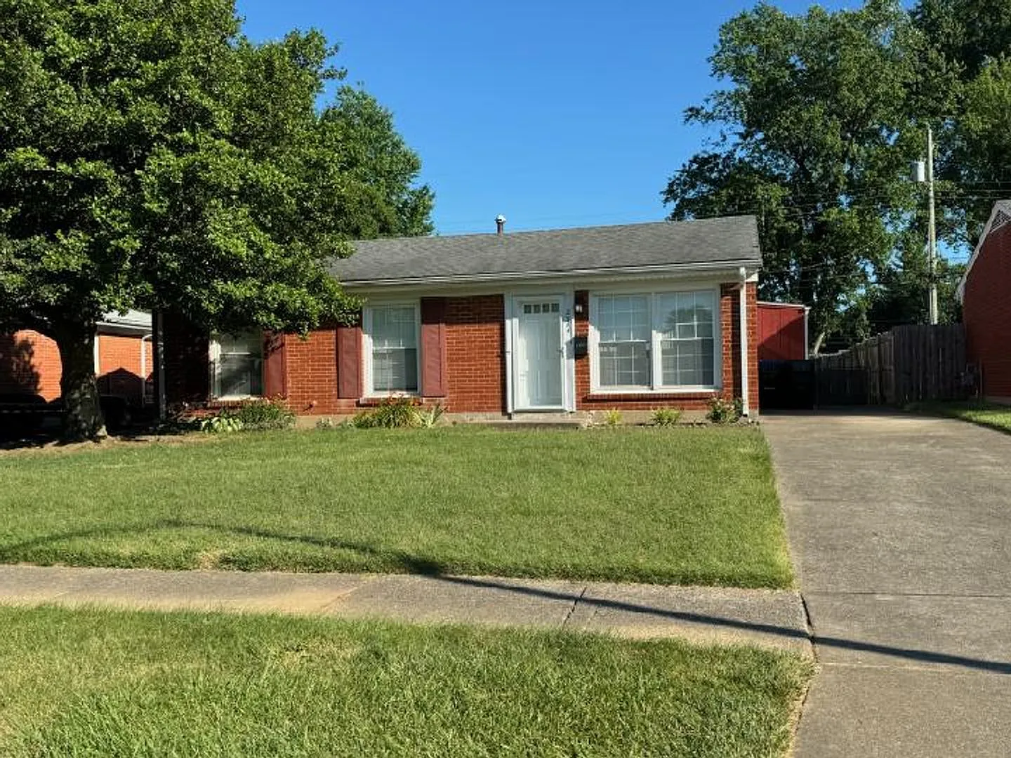Nice 3 bedroom Home Bon Air Subdivision — Photo 1