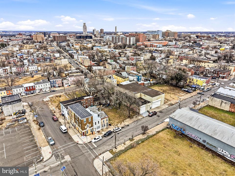 2nd image of 305 Pine St
