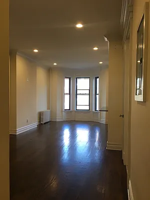 Rented by Compass | media 23