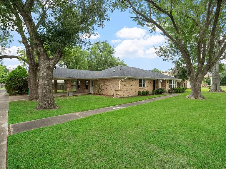 14702 Westway Ln — Photo 28