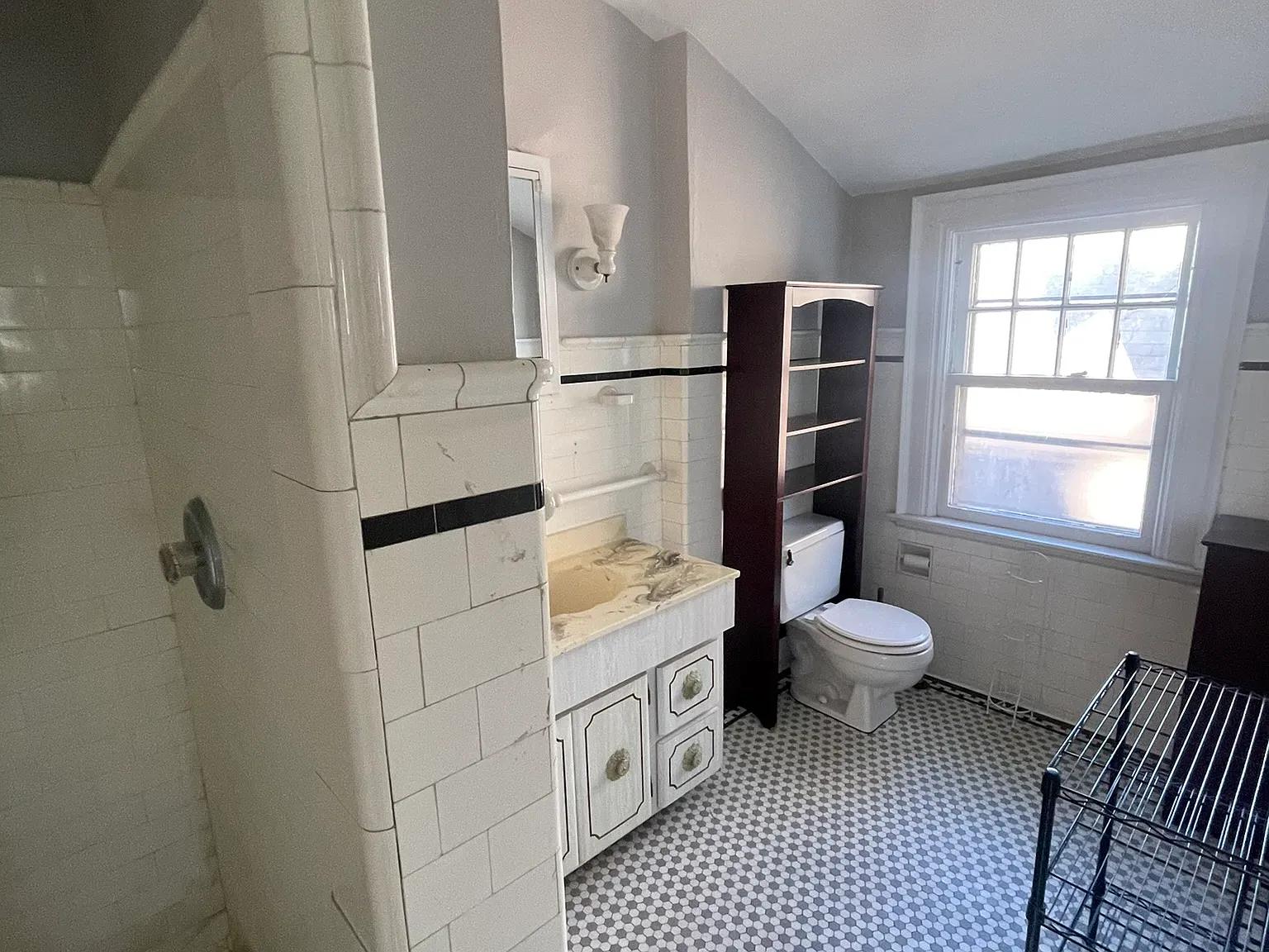 1 bed, 900 sqft, $1,200 — Photo 4