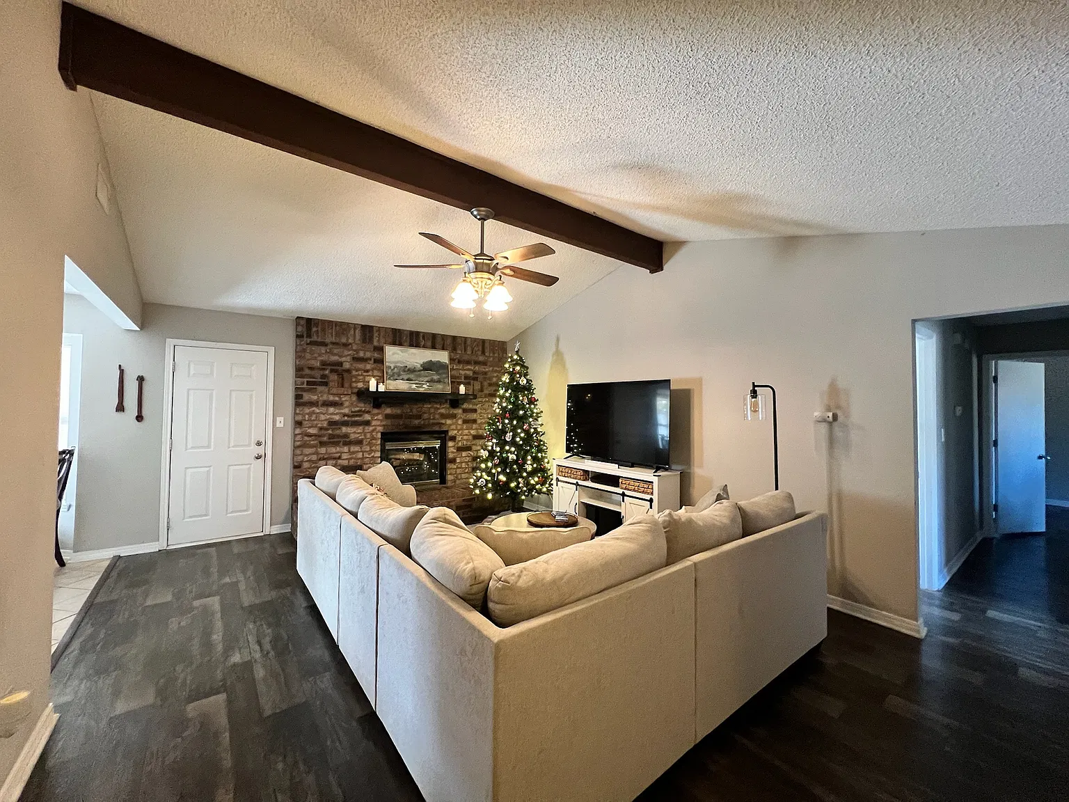 3 bed, 1440 sqft, $1,725 — Photo 2
