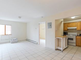 23-35 Steinway St #R3, Astoria, NY 11105