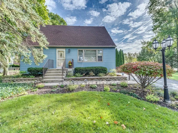 443 Sunnyside Ave, Itasca, IL 60143