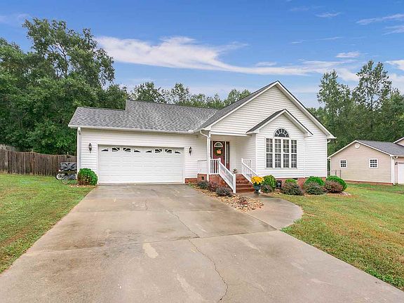 3rd image of 237 Augustine Dr