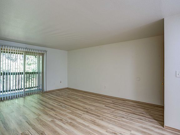 5th image of 7823 NE Fourth Plain Blvd #D33