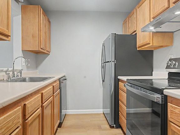 3rd image of 164-178 High St #203