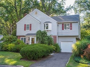 1006 Phelps Rd, Teaneck, NJ 07666