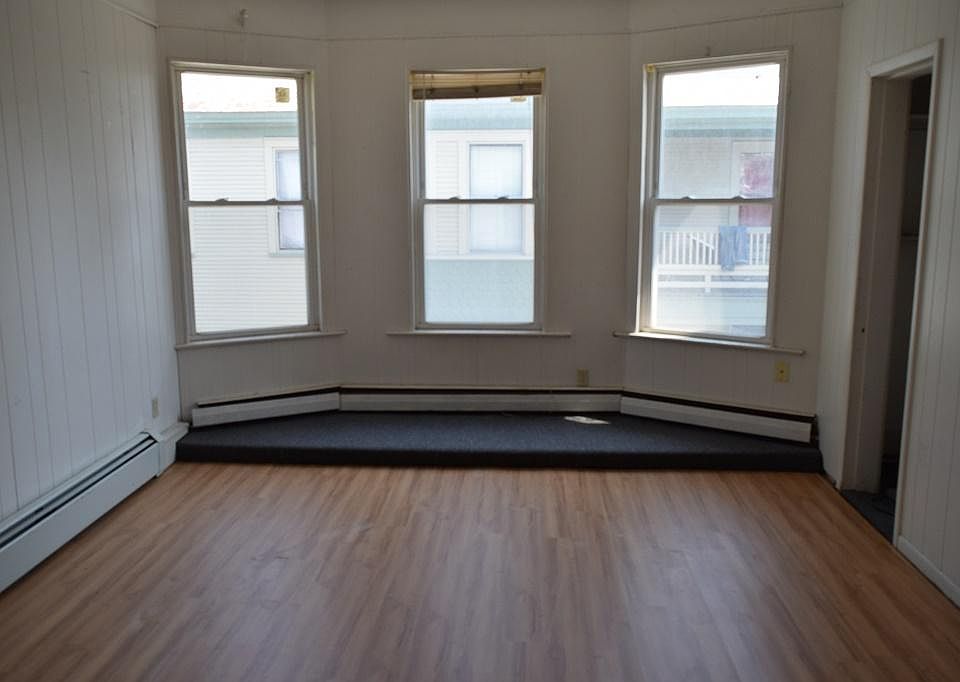 large living room empty
