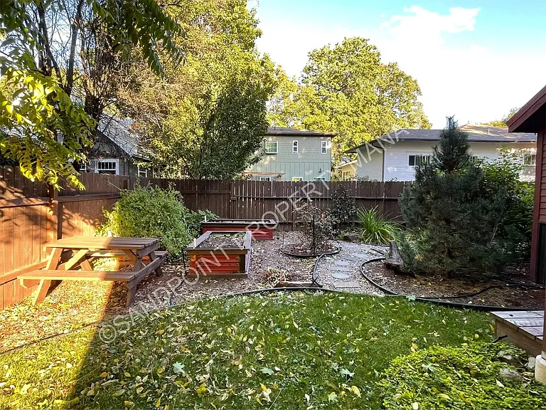 612 Poplar St #1 — Photo 7