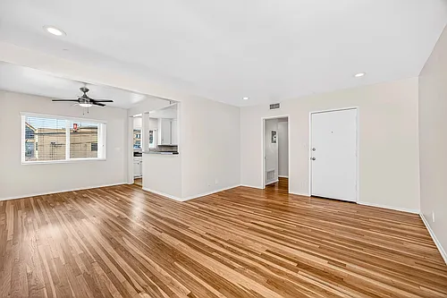 432-465 N Oxford Ave #4656 Photo 1