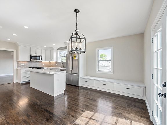 5th image of 1517 Saint Francis Way