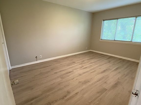 2nd image of 3909 Whitland Ave APT 201