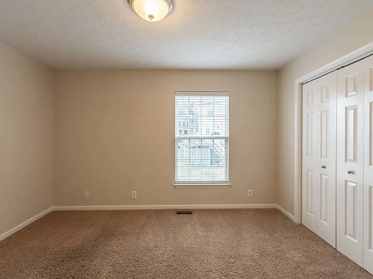 4716 Chepstow Dr — Photo 14