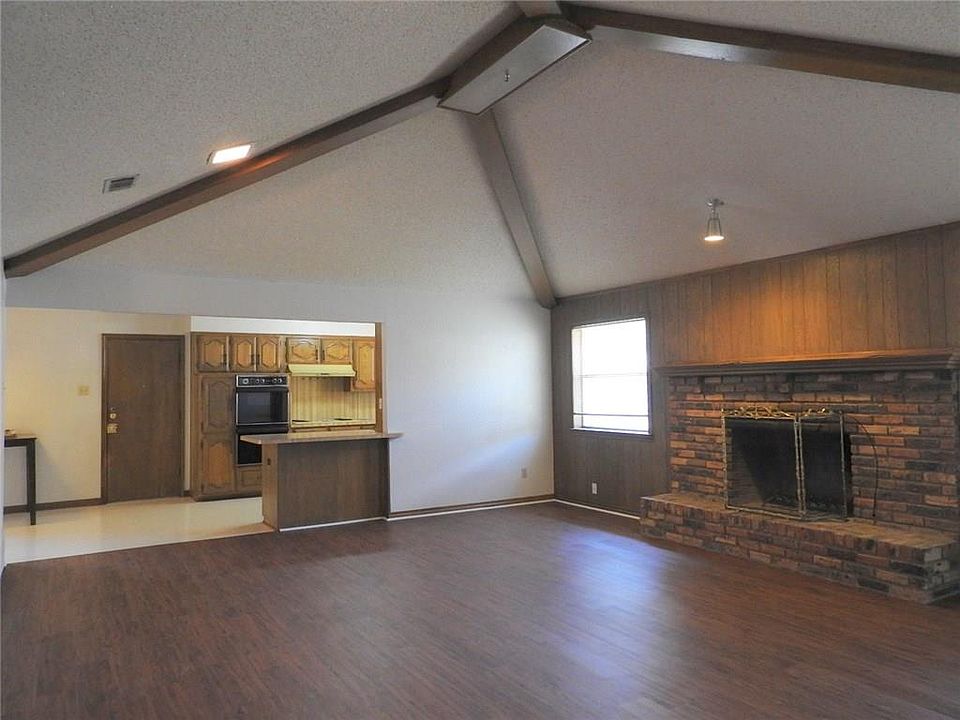 1st image of 136 Shadybrook Dr