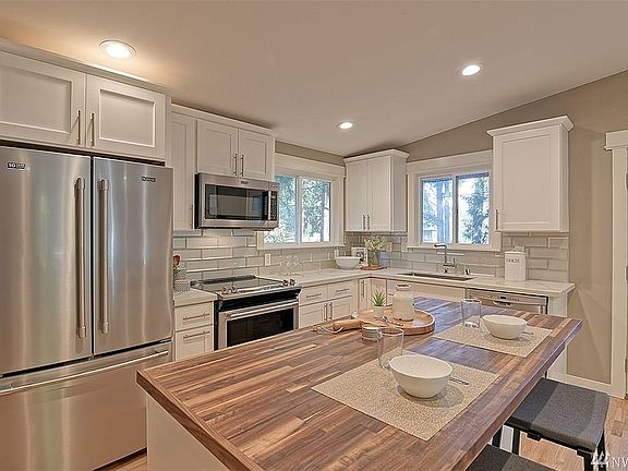 4th image of 15045 SE 44th Pl
