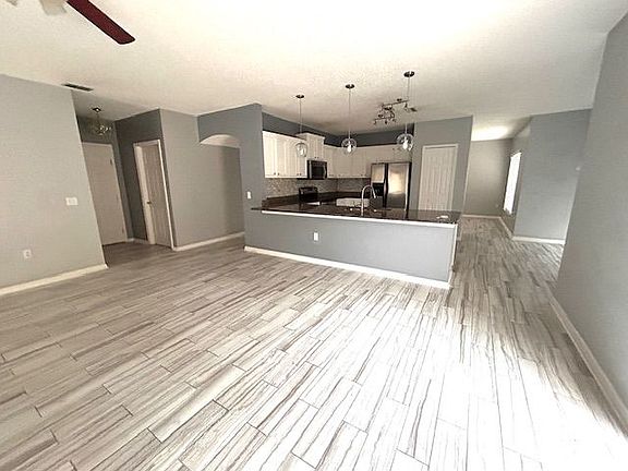 3rd image of 843 Ognon Ct
