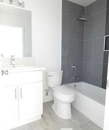 3rd image of 14161 Erwin St #14161