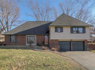 1216 SW Morningside Dr, Blue Springs, MO 64015