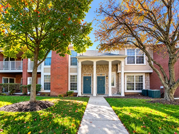 5268 Pine Aires Dr, Sterling Heights, MI