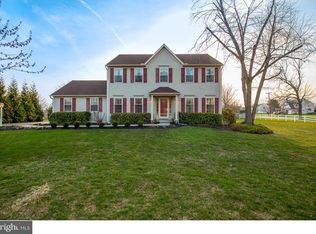 5 Diane Dr, Honey Brook, PA 19344