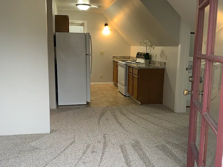 28 N Jefferson St — Photo 16