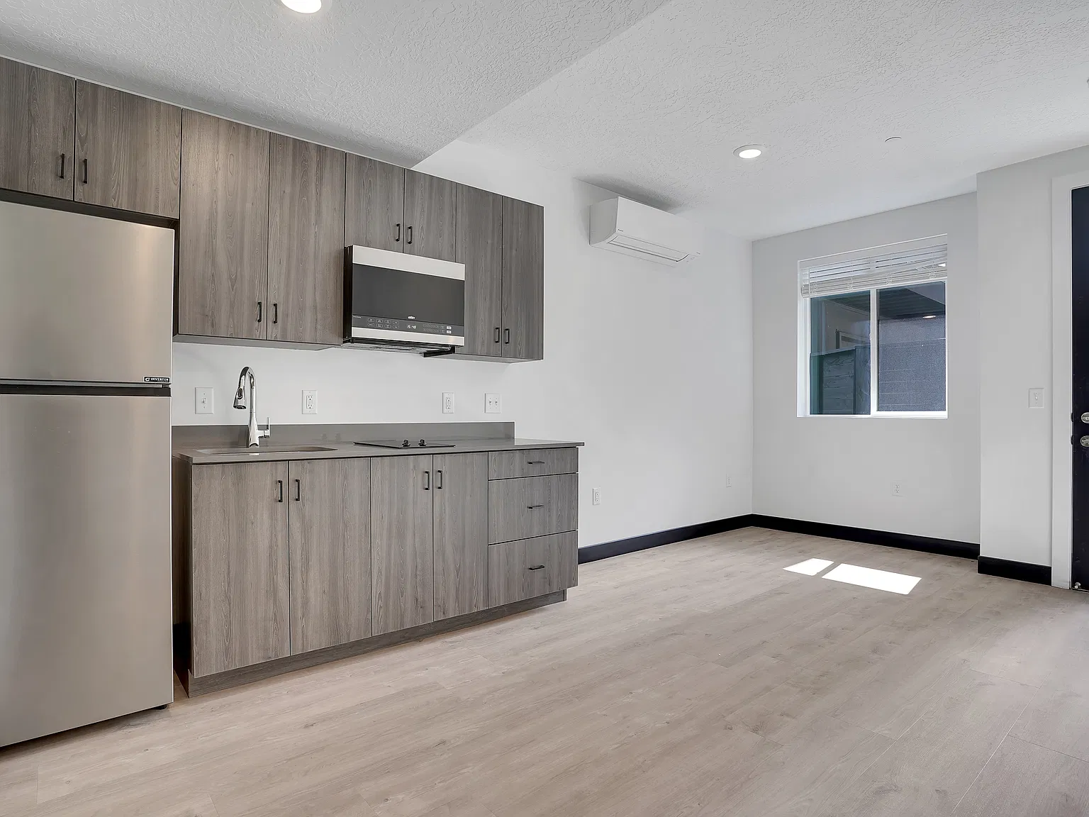 820 Lofts — Photo 4