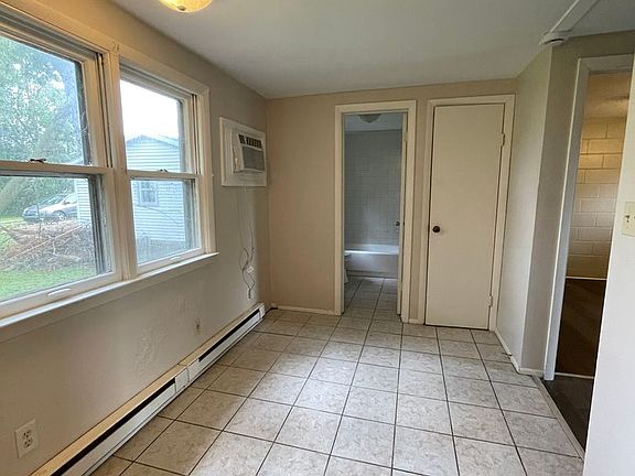 5th image of 320 E Cherry St APT 4