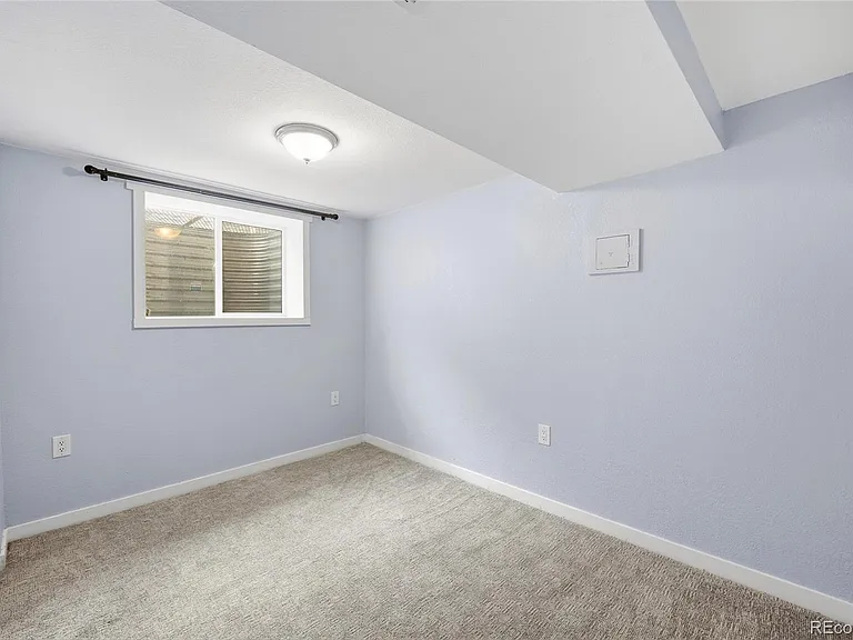 1275 W 4th Ave — Photo 40