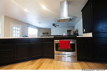 5th image of 931 Cottonmouth Dr