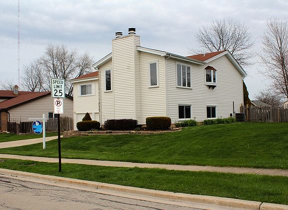 2nd image of 1961 Towner Ln