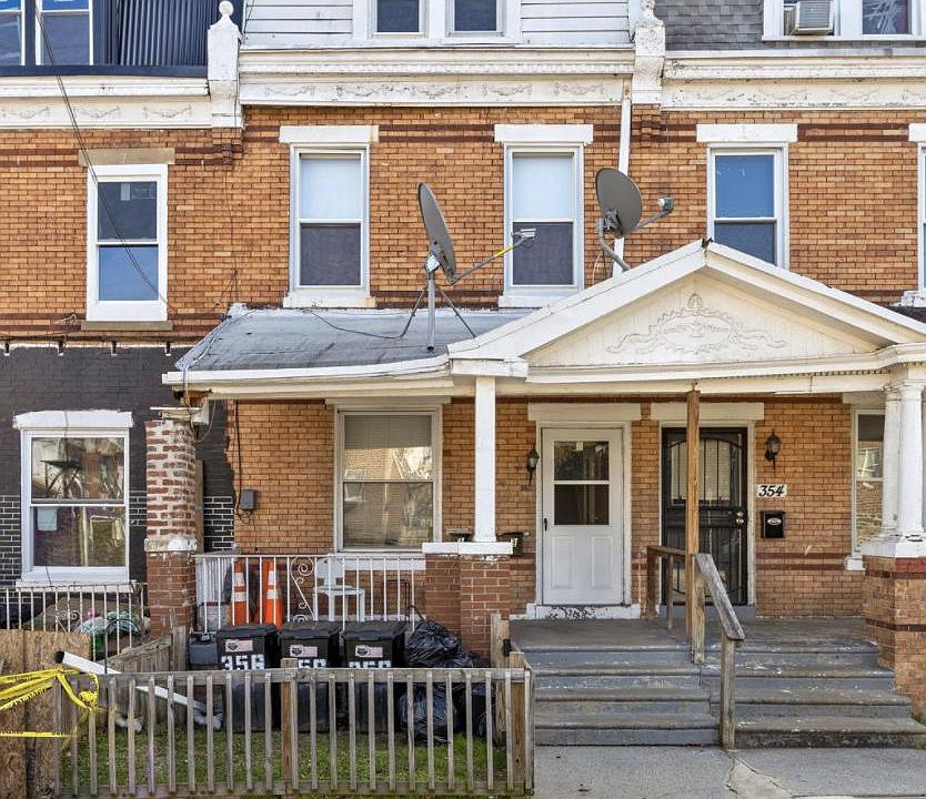 1st image of 356 E Walnut Ln #1