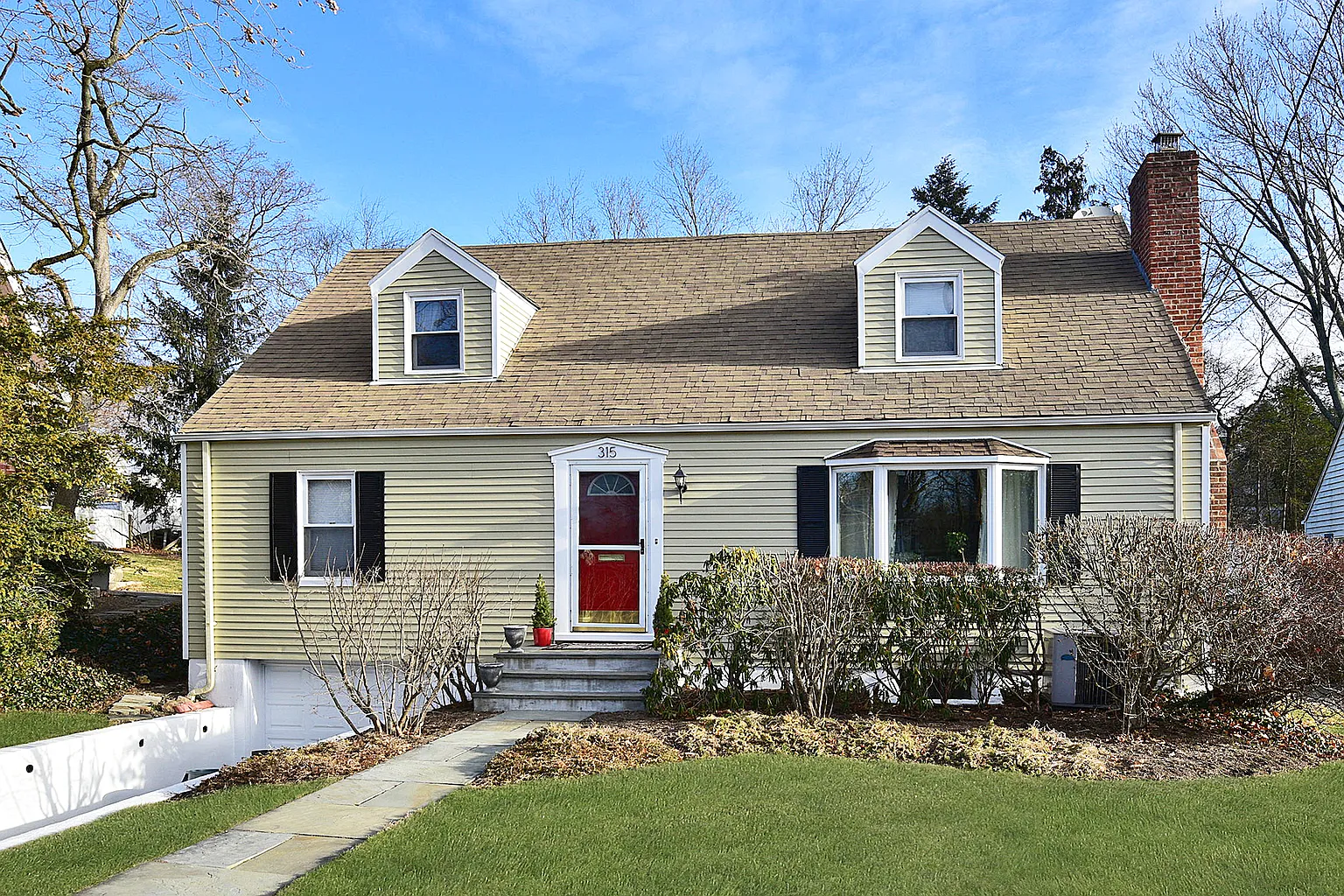 315 Florence St photo 1