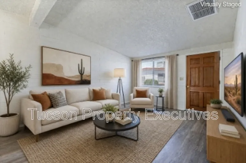 1 bed, 1.0 bath, 612 sqft, $900 — Photo 1