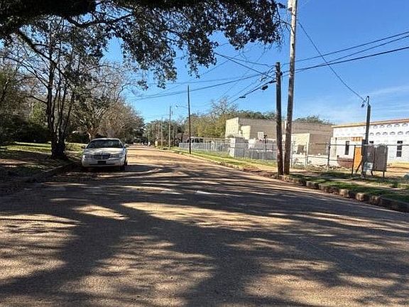 4th image of 2337 Myrtle St