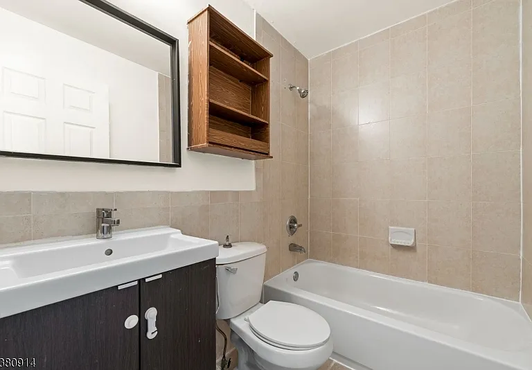 110 16th Ave #1 — Photo 3