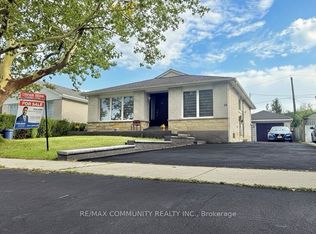 15 Strathavon Dr, Toronto, ON M9V 2H4