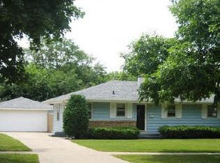 2808 Karen Dr, Rockford, IL 61101