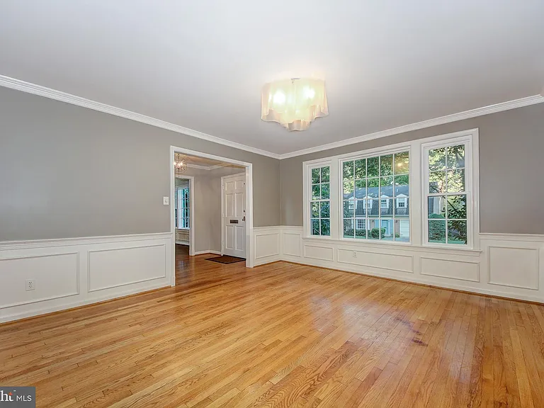 4509 Tournay Rd — Photo 5