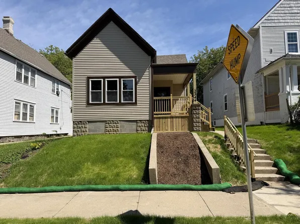 2344 N Dr William Finlayson STREET, Milwaukee, WI 53212