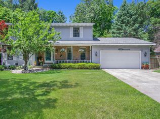 4059 Treeline Dr, Norton Shores, MI